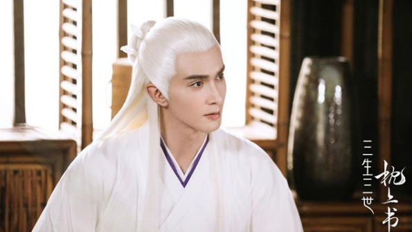 25岁\"高龄\"考入中戏，37岁大器晚成，用