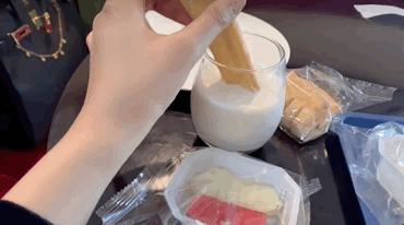 北京女大学生假扮名媛“白嫖”21天，细节曝光：让物回归到物，让人还原成人