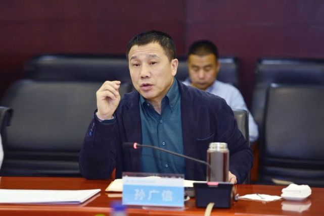新疆新首富诞生，仅名下收藏就值2百亿，却说资产都不留给子女