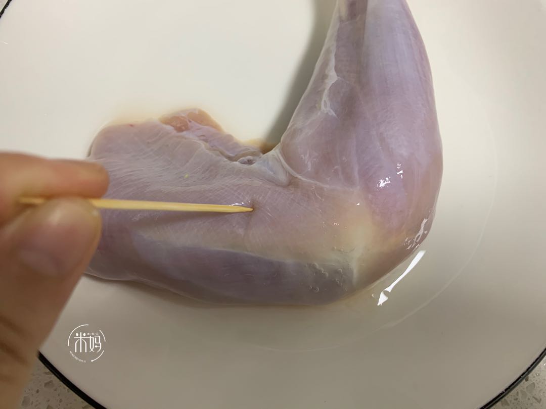 图片[5]-锡纸金针菇鸡腿做法步骤图嫩滑好吃看着都开胃-起舞食谱网