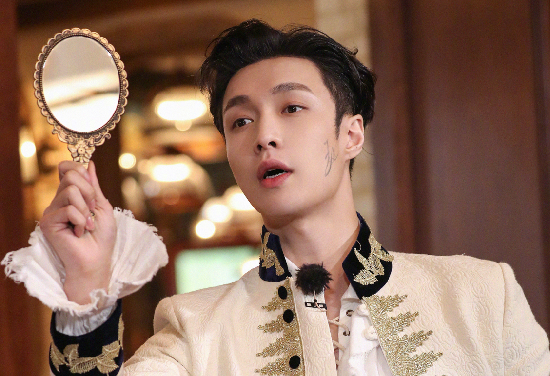 张艺兴告别极挑，预料之中却不想如此之快，走向另一片天空了