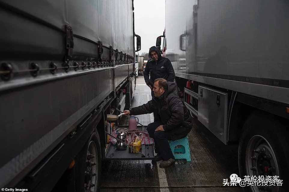 40国禁飞后英国几成疫情孤岛！英美继续通航！中国回应是否断航