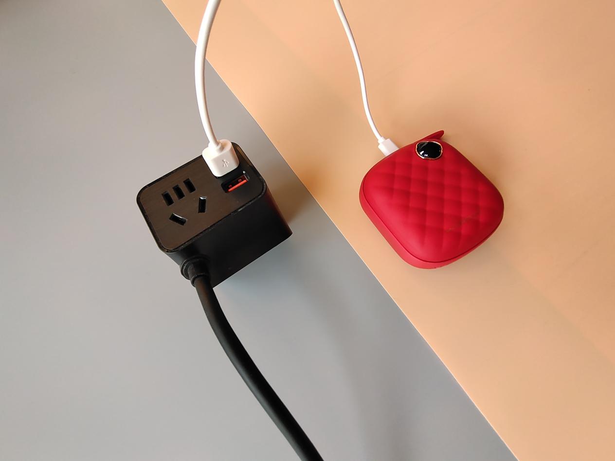 沃品WH-07暖手充电宝，冬天玩手机妈妈再也不用担心我的手冷