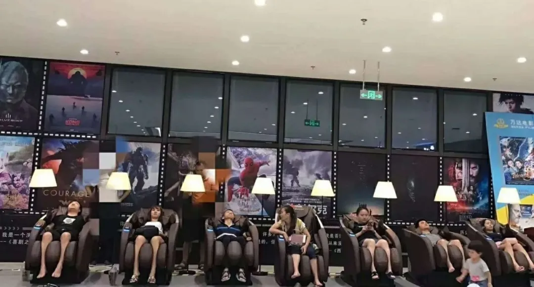 车站的按摩椅没几个人付费,商家却能赚大钱,