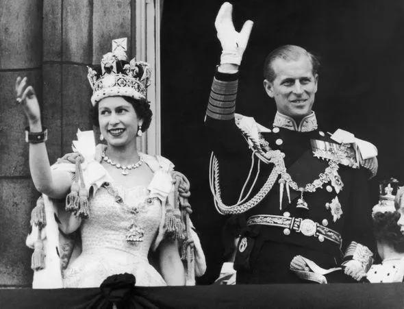 菲利普一生情妇无数，女王母亲妹妹去世，仍跟