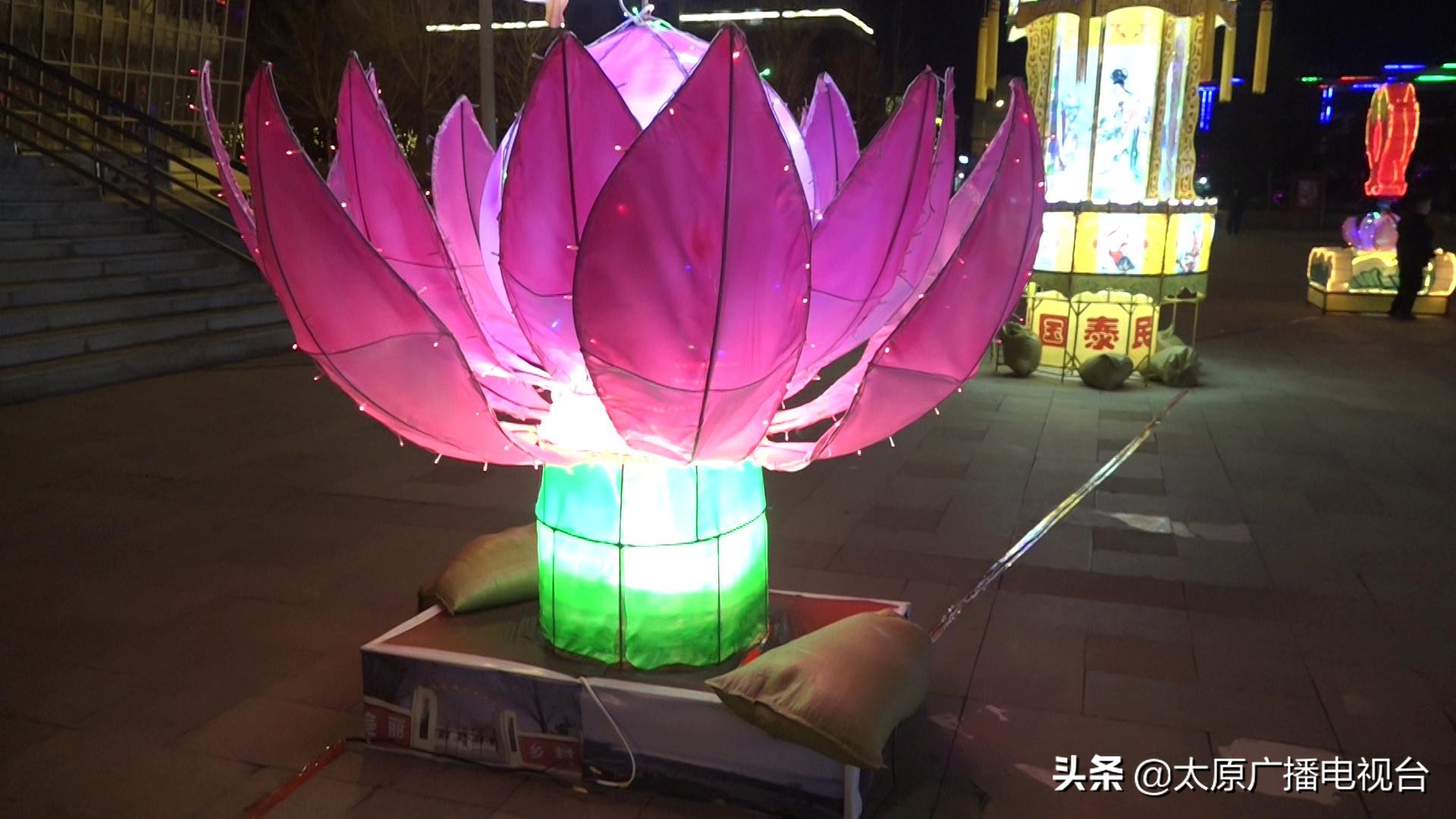 太原娄烦县：村民巧手做花灯，点亮乡村好年景