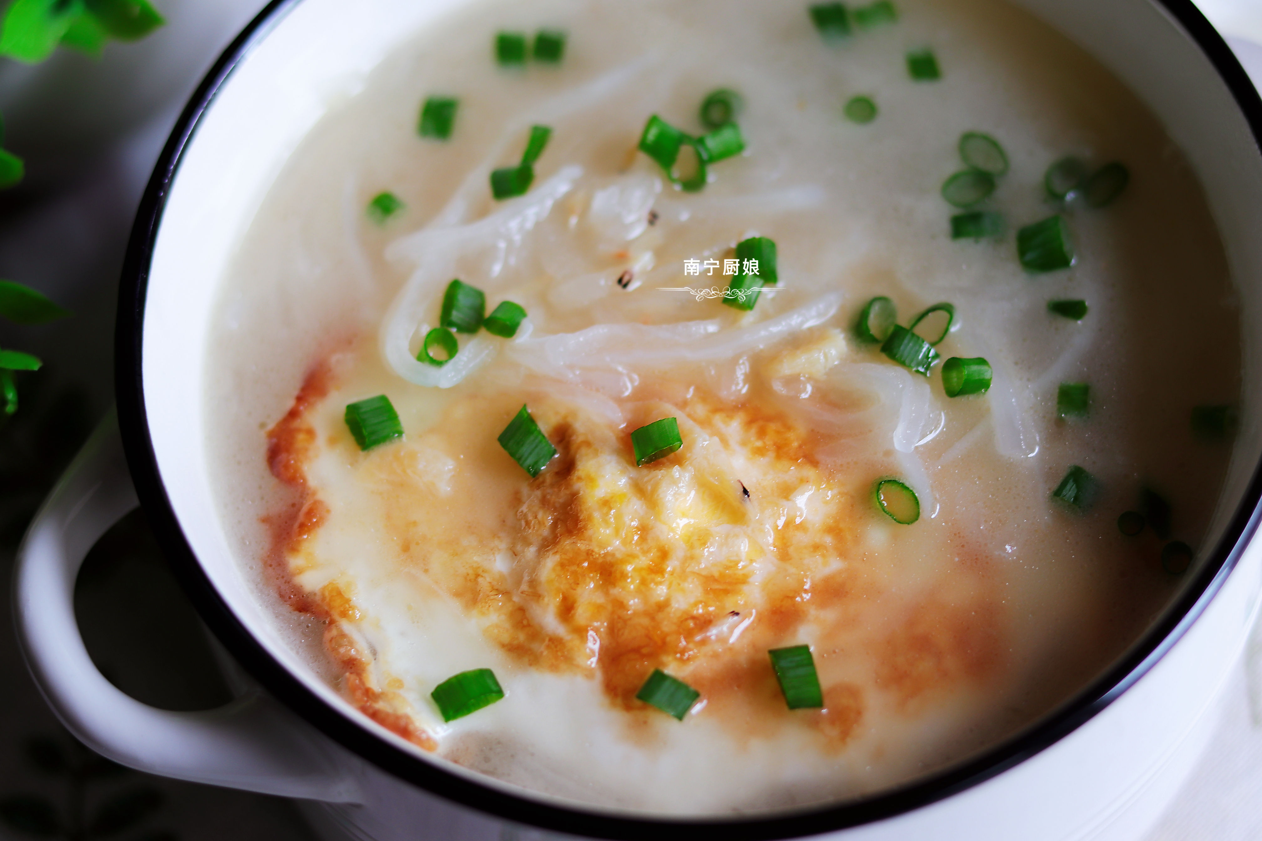 秋天多喝这道汤，鲜香营养，还能润肺生津去秋燥，5块钱能做一锅