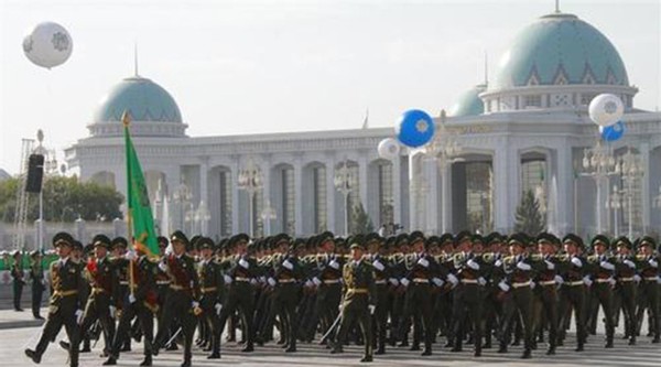土库曼斯坦：把自己隐藏到极致，闷声不响过日子的中亚小国