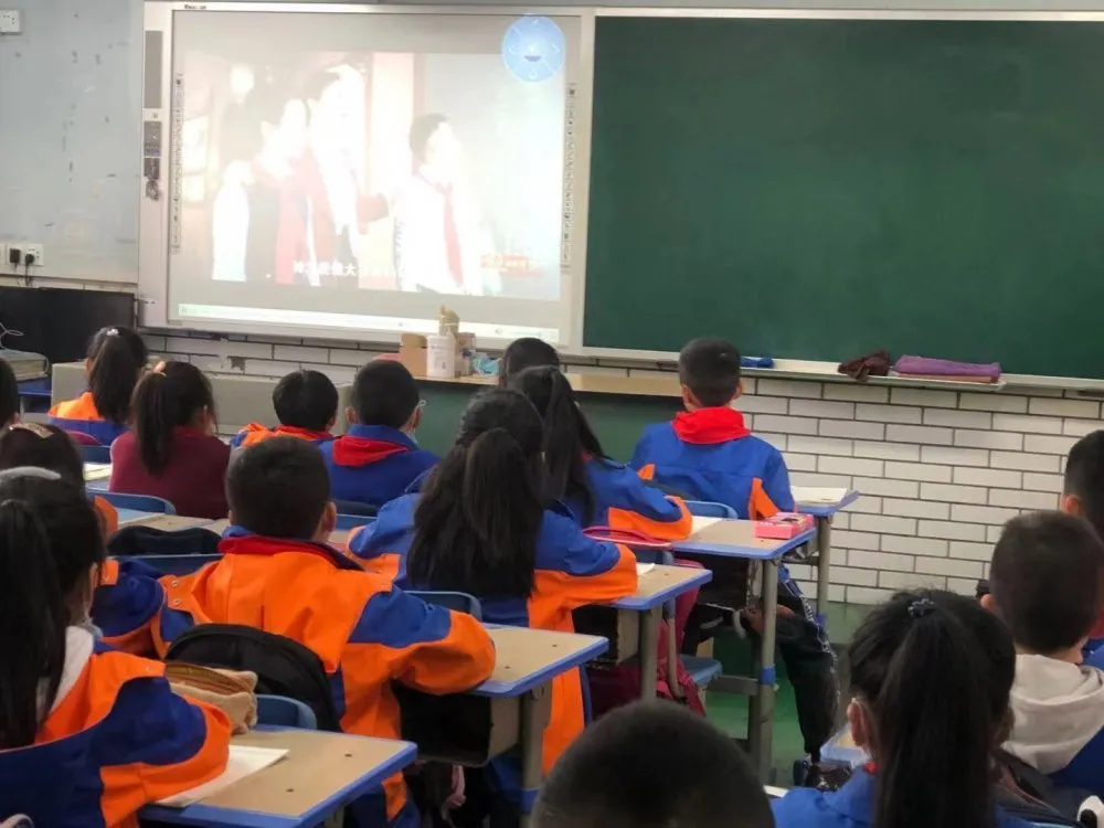 双流区彭镇小学开展少先队党史学习主题队会