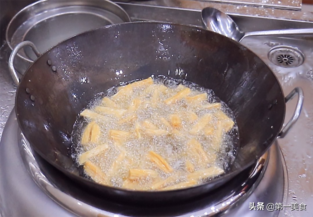 图片[7]-【焦烧腐竹】做法步骤图 厨师长教你一招 焦香无硬芯-起舞食谱网