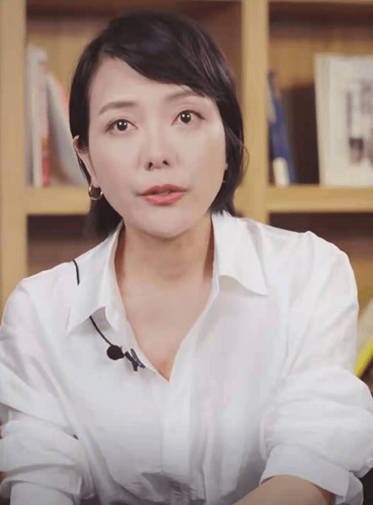 当妈不易！杨乐乐落泪自述鸡娃教育，曾报8个兴