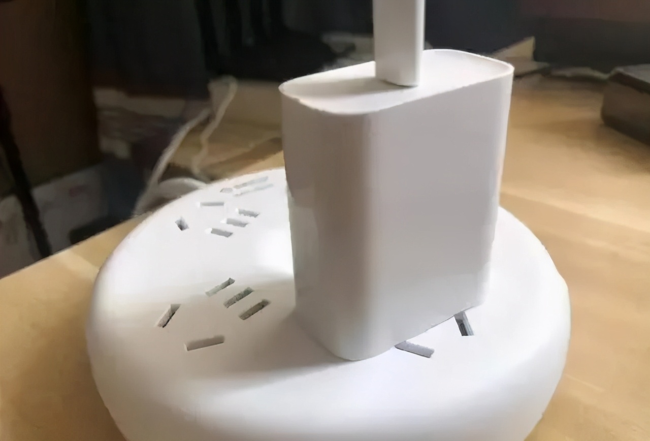 When the charger is not charging, will it consume electricity when