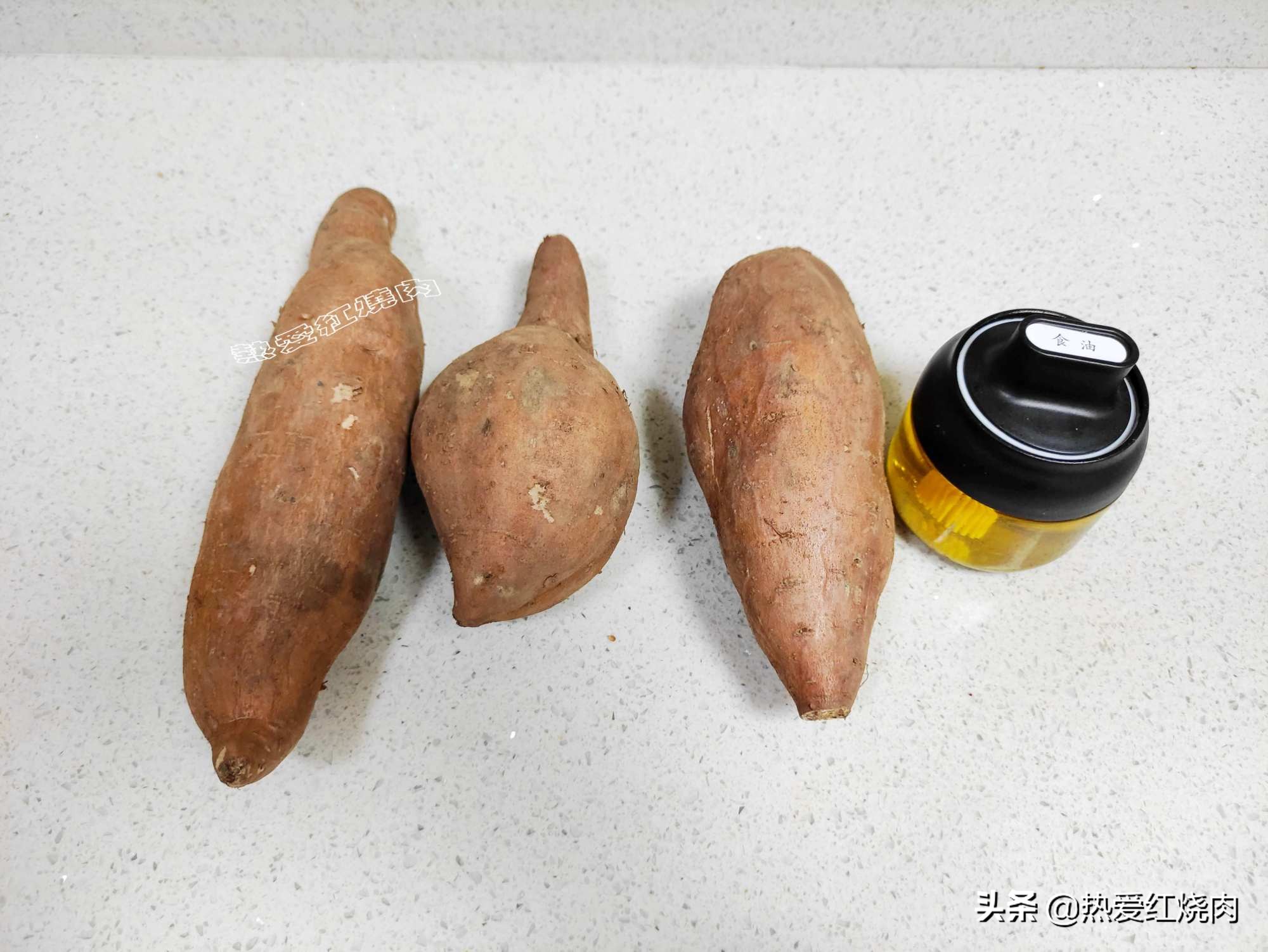 红薯的这个做法你一定要试试，又甜又脆嚼着咯吱吱，非油炸更健康