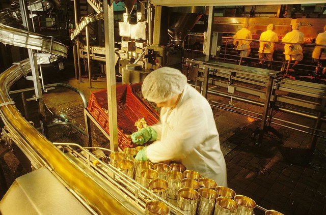 娃哈哈宗庆后：42岁创业，3次问鼎首富，76岁却二次创业，为啥？