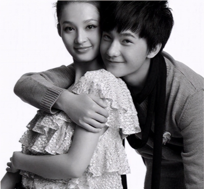 邓伦李沁工作室头像cp感满满细扒发现李沁理想中老公星座竟和邓伦相符