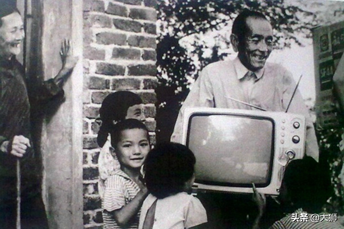 八十年代，一台电视机引发的命案，可见穷人思维有多么荒唐