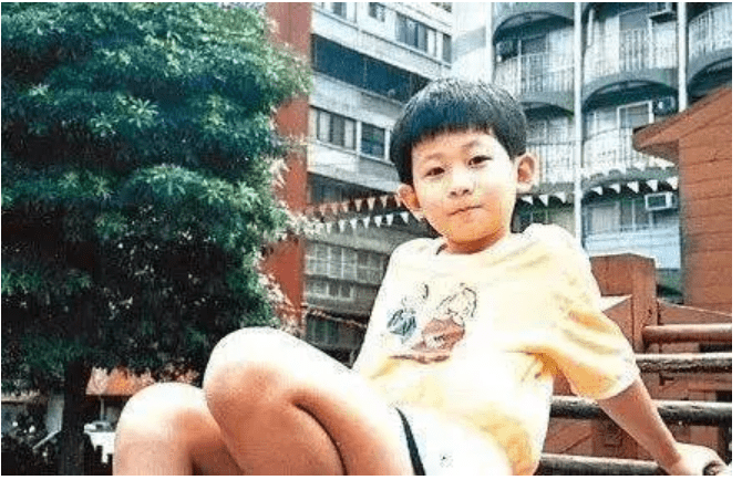 从“一夜爆红”到“跌落神坛”，刘谦经历了什