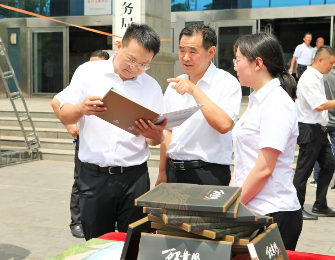 《万里黄河在怀川》珍藏邮册首发仪式在焦作举行