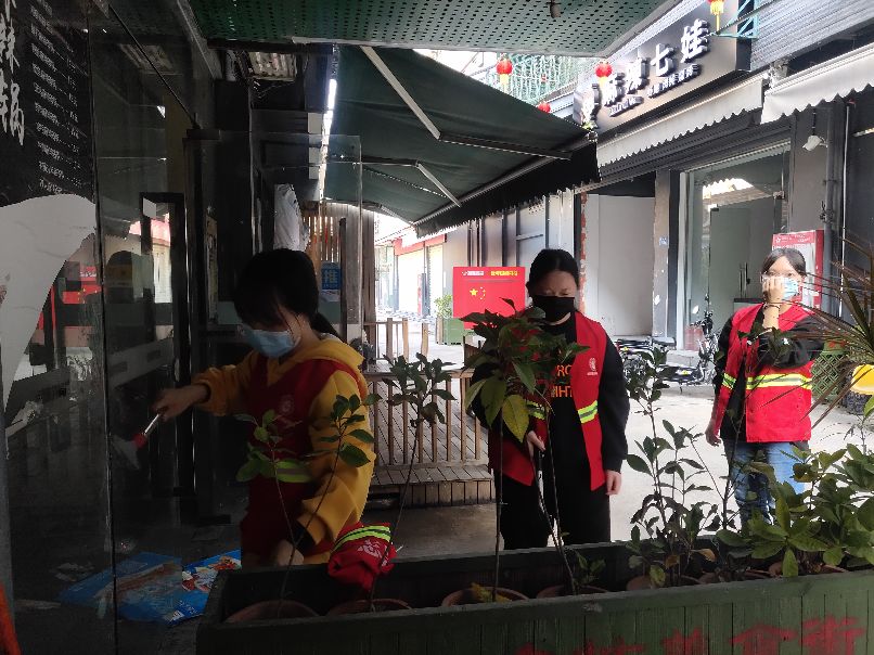 卫生清扫，助力疫情防控厦门市行善志愿服务中心志愿者在行动