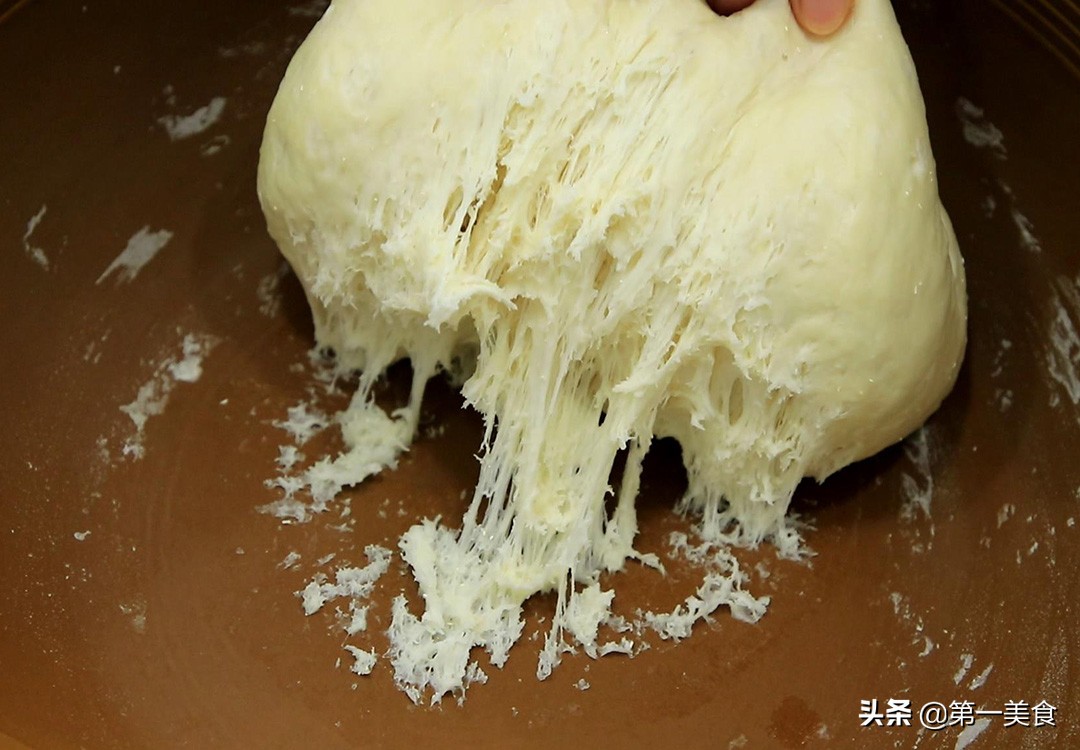 图片[4]-一碗面粉 一包牛奶 快速做出奶香盘阳饼 香甜松软 奶香四溢-起舞食谱网