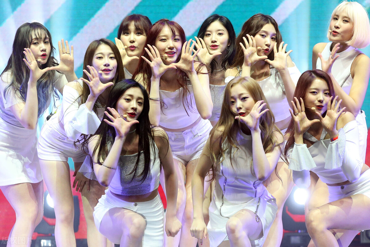 低学历爱豆的故事：光鲜亮丽的偶像，其实只是