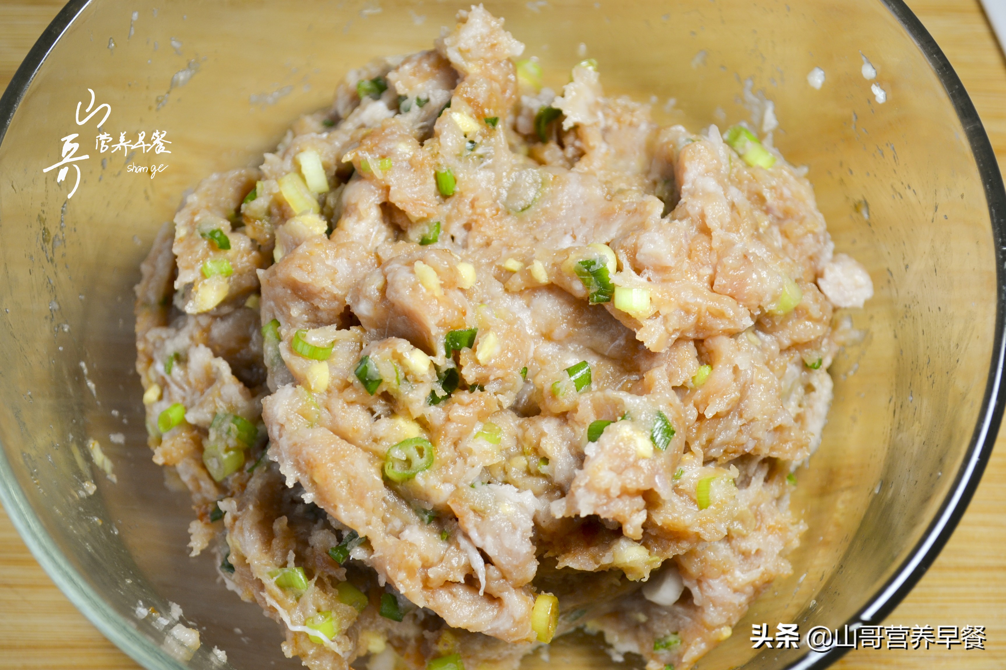 飯店里餛飩湯為啥那么好喝？只需要加1樣東西，不用高湯也特別鮮
