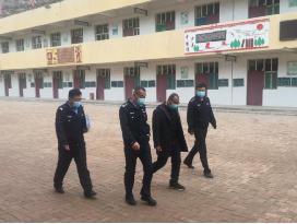 「我为群众办实事」靖边公安周河派出所开展清除安全“小隐患”活动