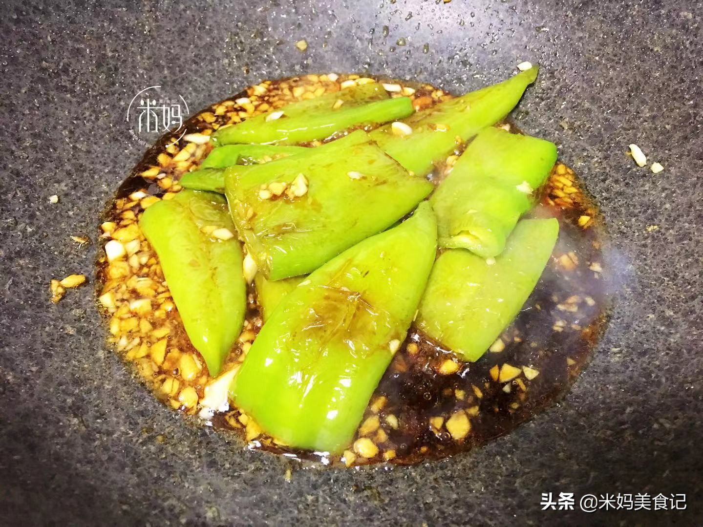 图片[9]-虎皮青椒做法步骤图 不吃3碗饭不收筷真服了！-起舞食谱网