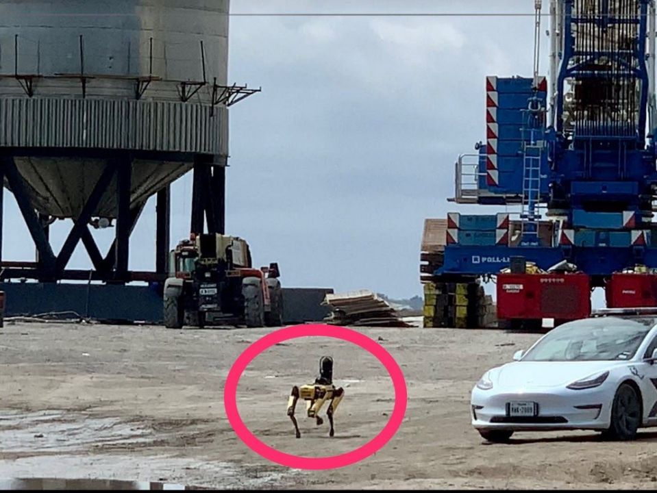 SpaceX的赛博朋克场景：机器狗检查星际飞船火箭残骸