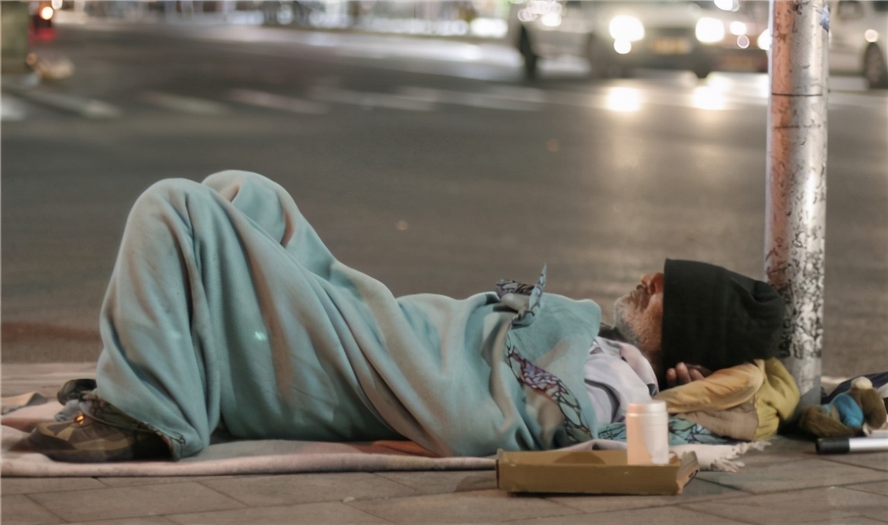 拜登给美国人发1.9万亿，却要全球掏腰包？网友