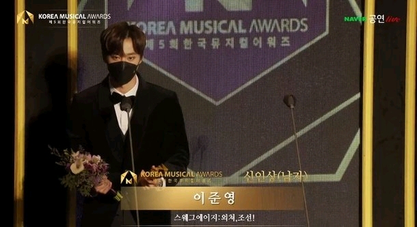 有的愛豆因酒駕被捕，有的卻抓酒駕，模仿男主李濬榮追酒駕獲好評