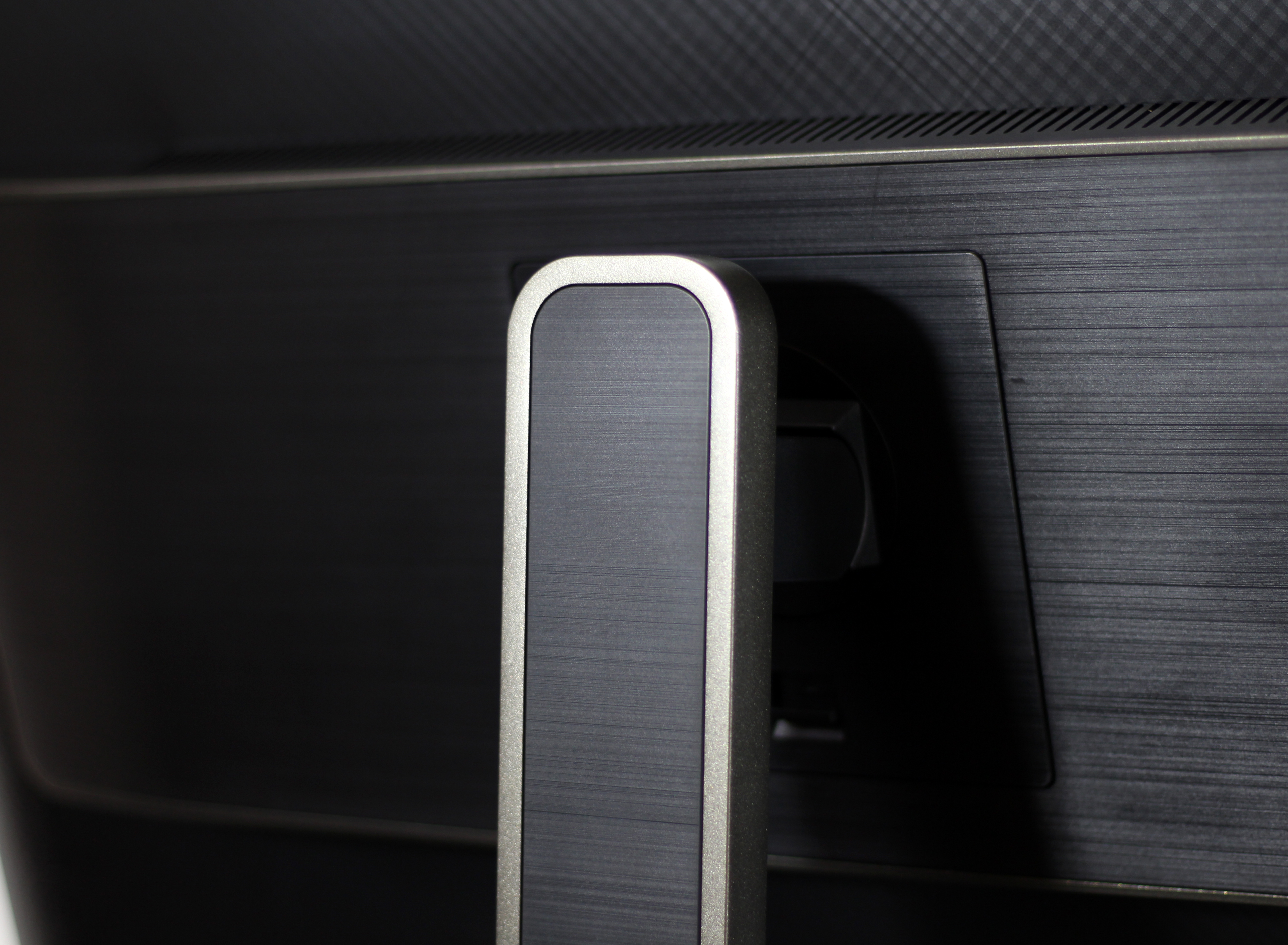 AOC Q27U2显示器评测：为创作者提供的一块好屏