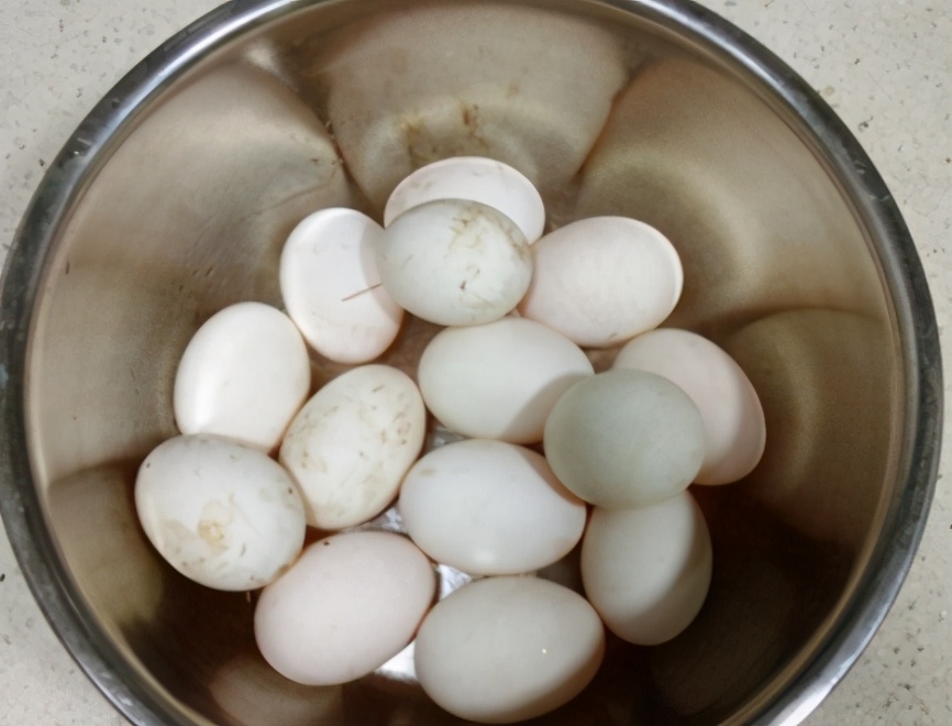 图片[3]-腌咸鸡蛋 直接裹盐是大错！记得多做2步 鸡蛋鲜香出油快 好吃-起舞食谱网