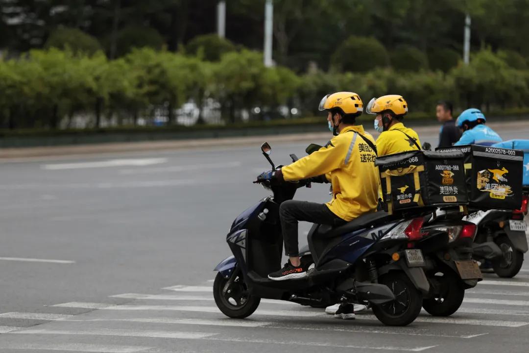 美团骑手招揽漏洞：审核机制形同虚设，惊现20年前命案真凶