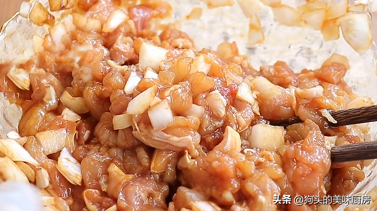 懒人香酥鸡肉饼做法，不揉面不醒目，鲜嫩多汁，层次丰富太香了