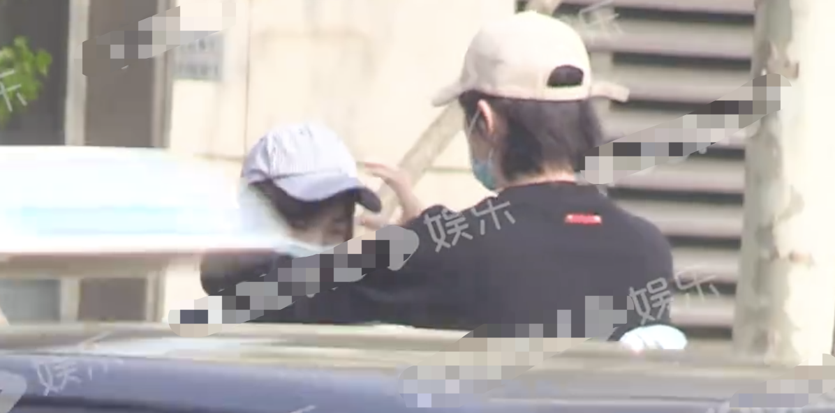 沈月戀情疑曝光，與《小美好》男配孫寧牽手，甜蜜互動像偶像劇