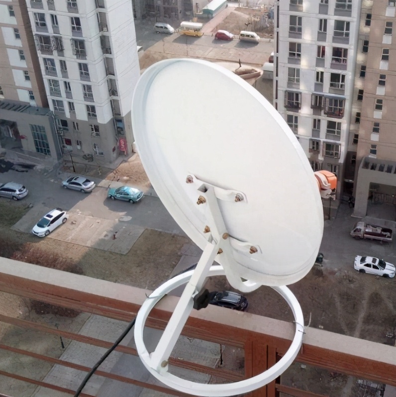 国内使用较为广泛的合法的卫星电视直播系统是"户户通",是由我国广电