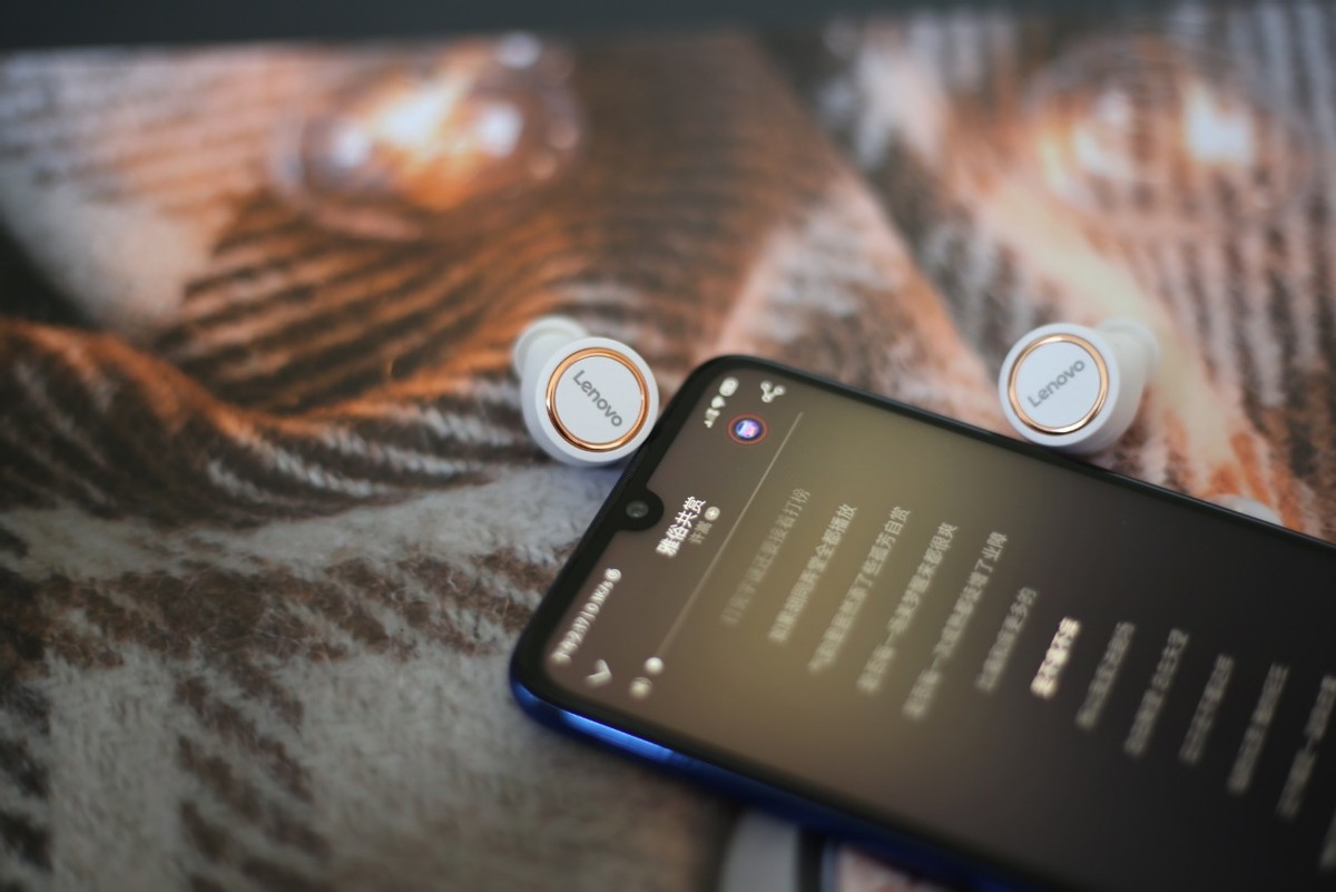 学生党不容错过的平价高颜值运动蓝牙耳机，Lenovo LivePods LP12