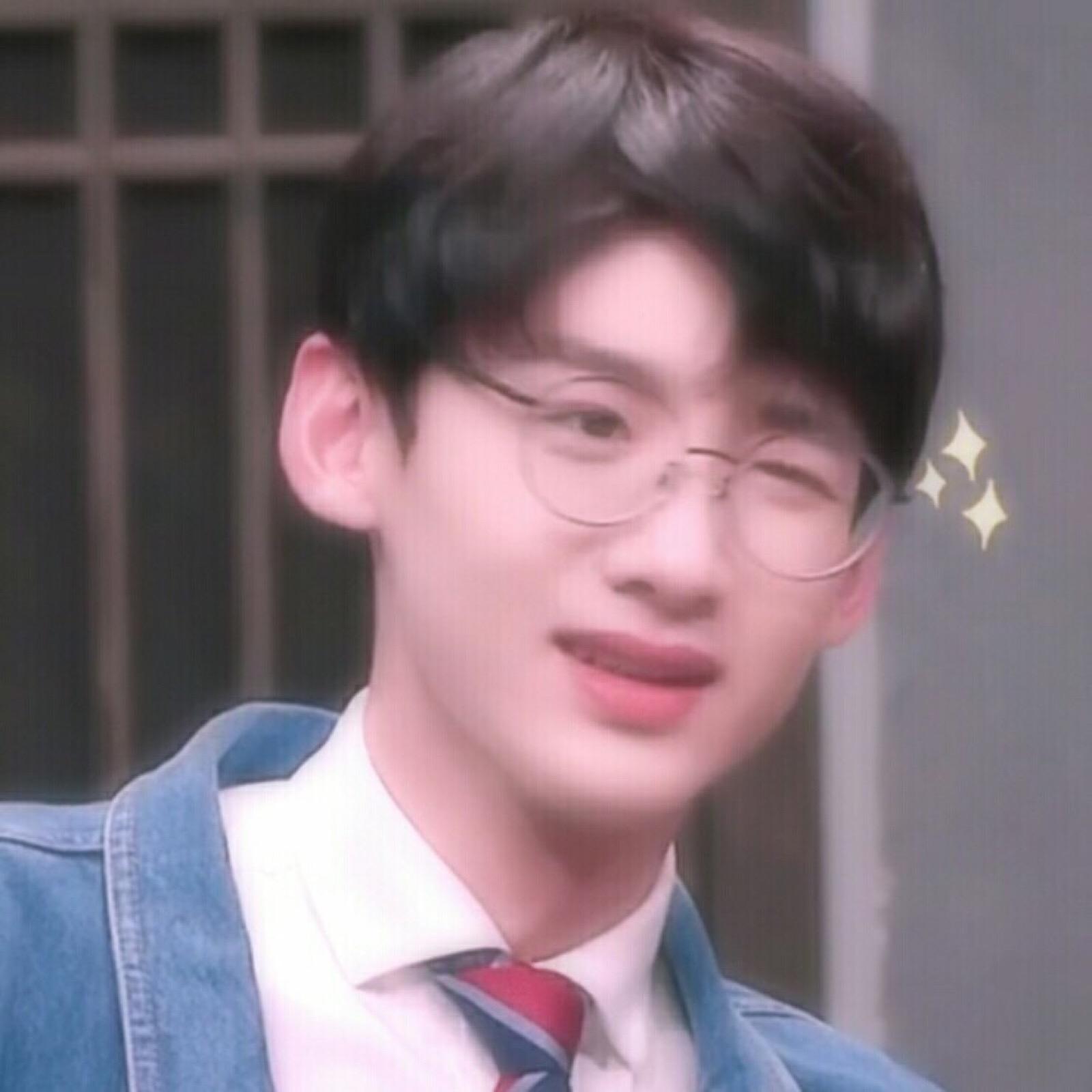 Groups of small Bai Jingting too treasure! Art of spare time from one's main work to attend to sth else is pulled step on oneself, 