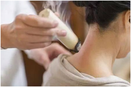 中醫艾灸真有用嗎？ 適用於哪些病症？ 醫院中醫科科普來了