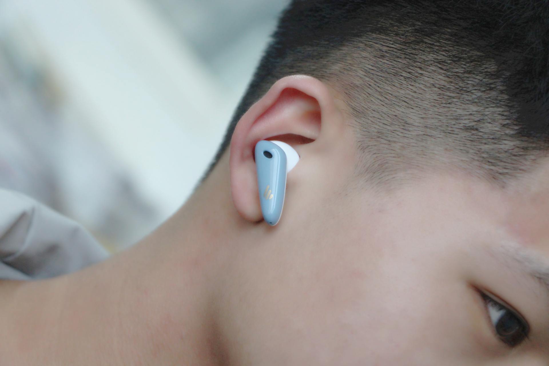 漫步者FunBuds蓝牙耳机：外观雅致，佩戴舒适且主动降噪