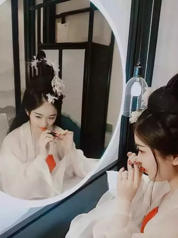 北师大精致妹子以宿舍为单位cos电影海报,可以集体出道了