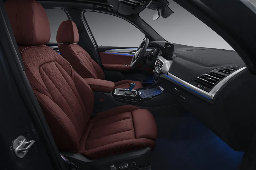 新BMW iX3 | 焕然一新,「i」不释手