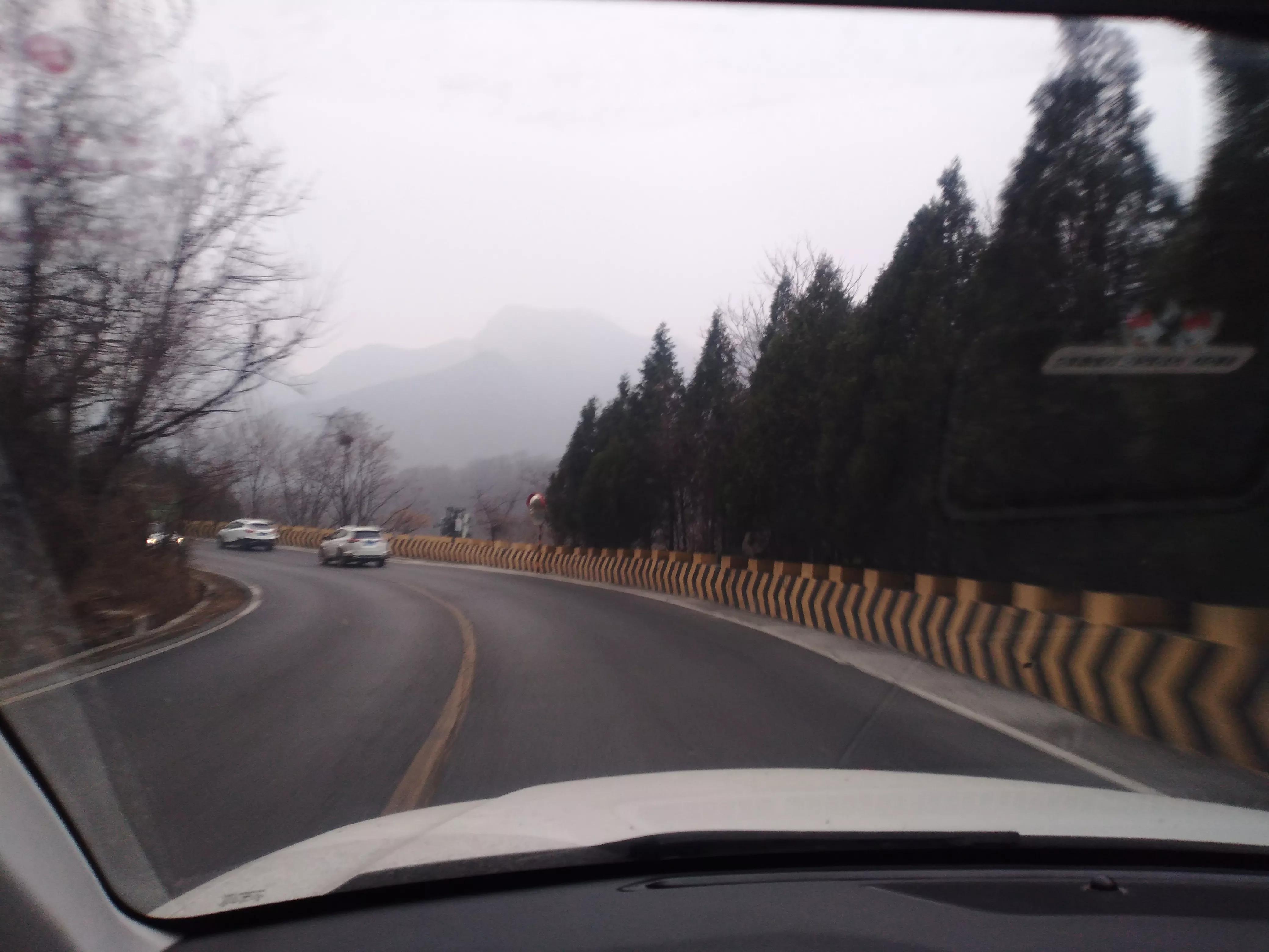這條盤山公路，各種彎道隧道繞，就藏鄭州周邊，你知道哪兒嗎