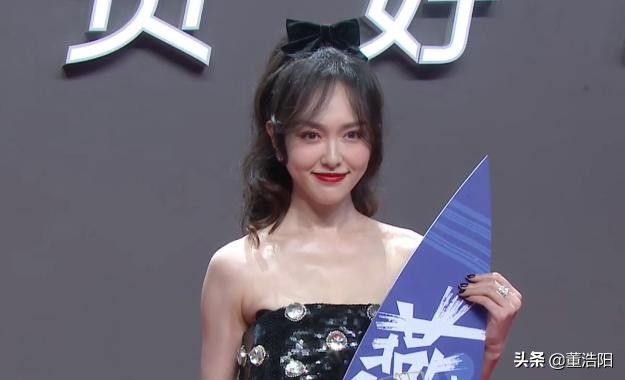 星光红毯众星造型：乔欣透视装抢镜，热巴大秀