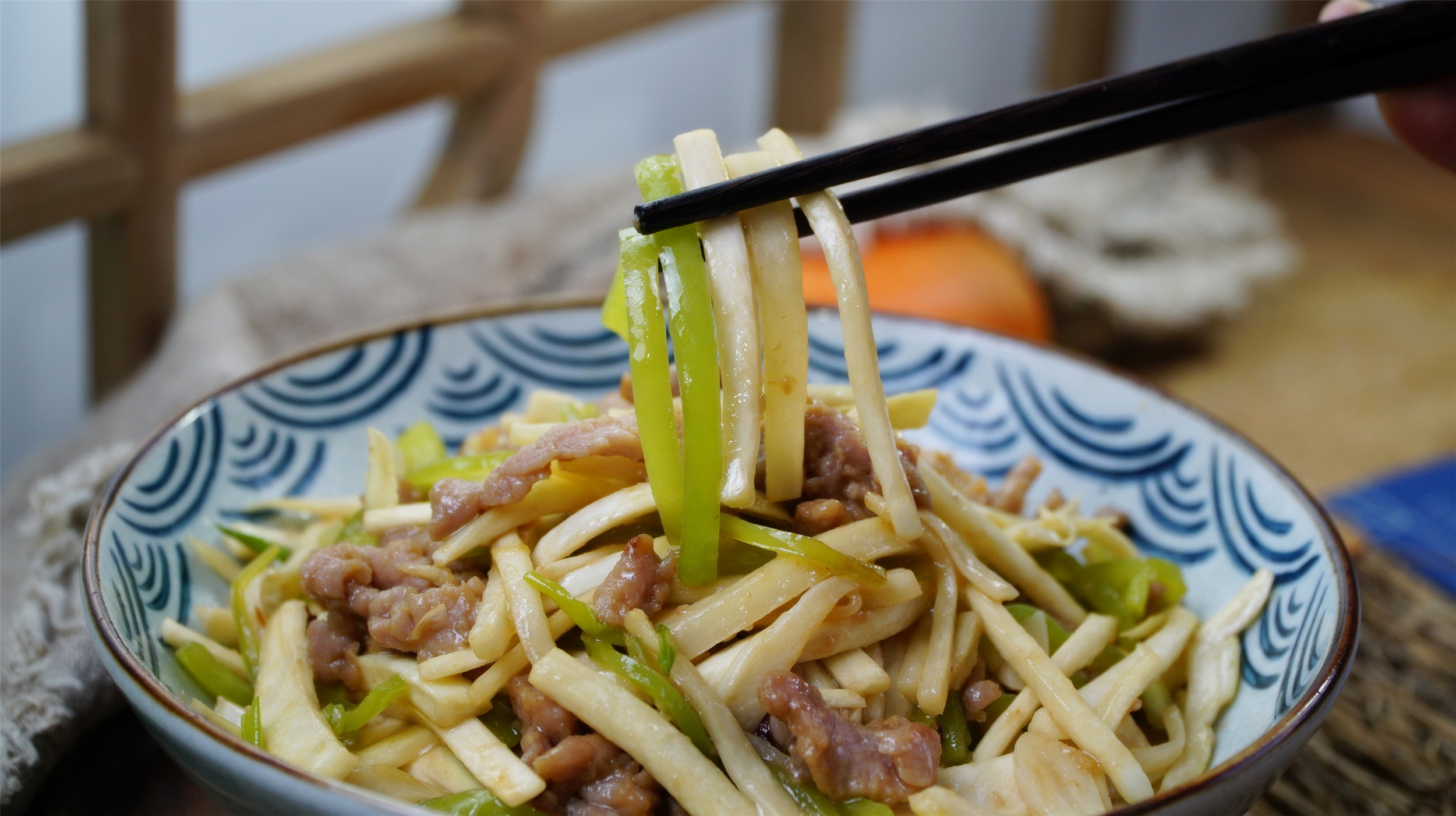 这菜，被称“水中参”，8元一斤，常吃对皮肤好，夏天防晒可多吃