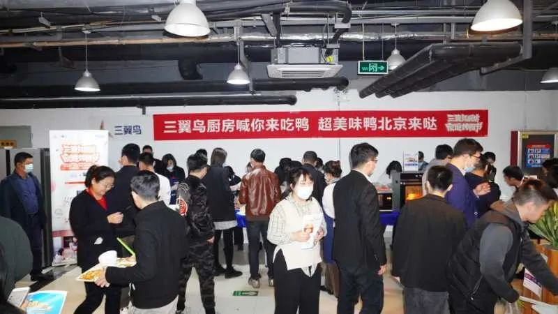 自己人用得好才敢卖给用户！海尔人率先吃上北京烤鸭