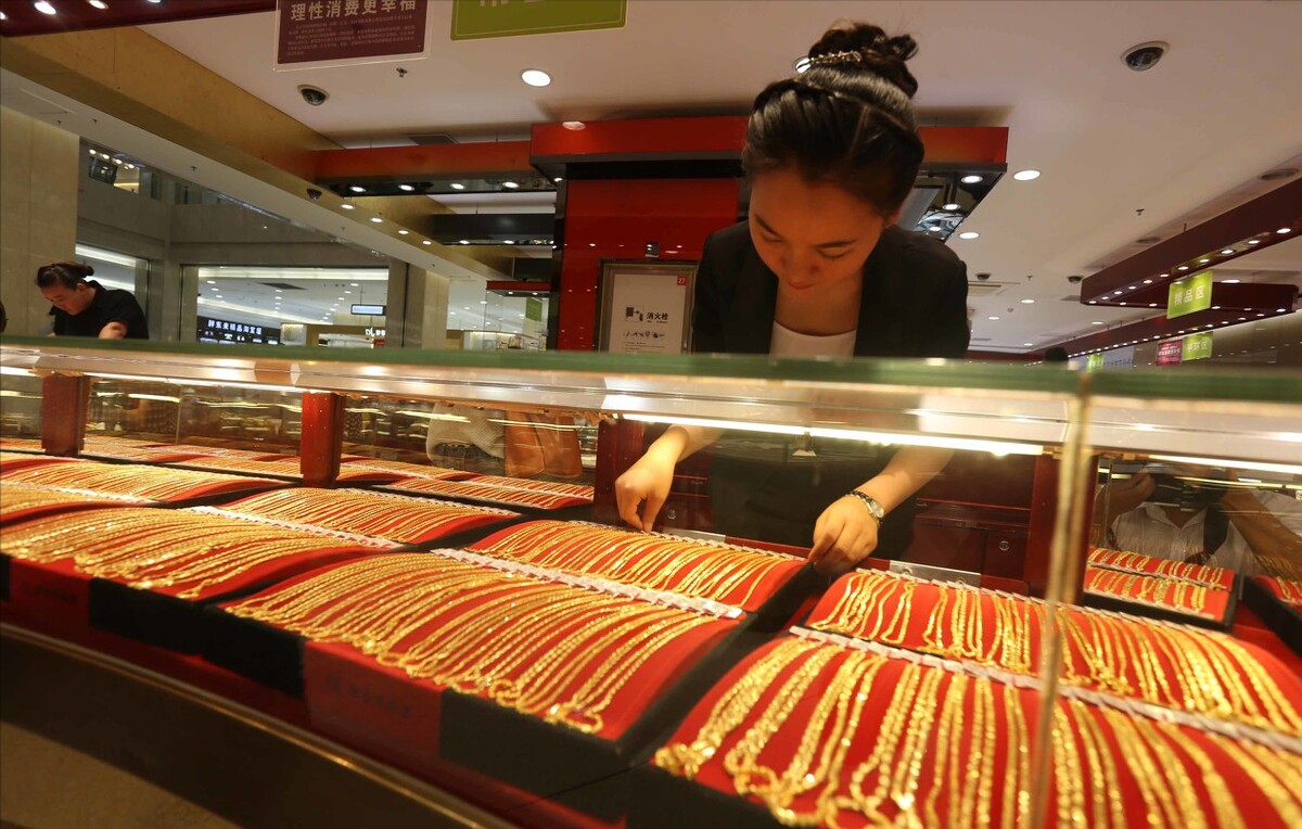 金价暴跌：21年7月27日周大福、周六福、周生生等各品牌黄金金价