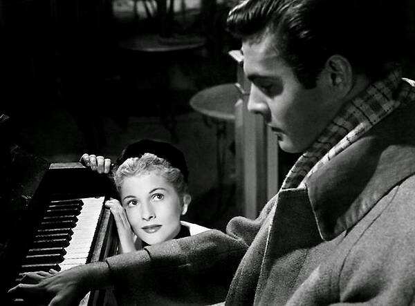 豆瓣8.9分《一个陌生女人的来信》：她为何被3个