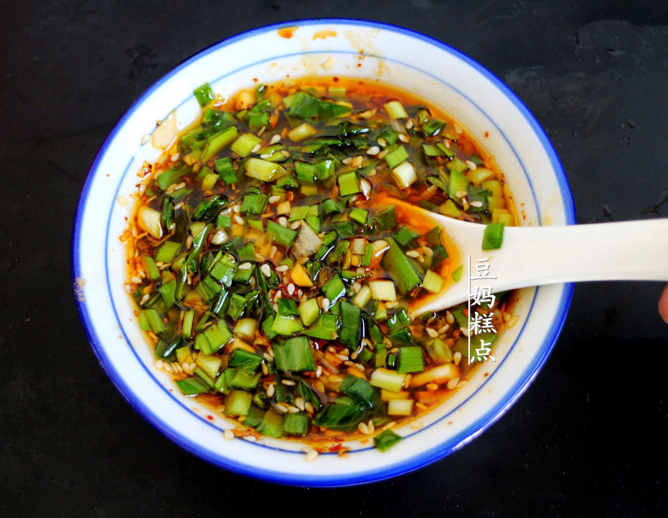 大年三十，做“口水雞”，這樣切一切就上桌